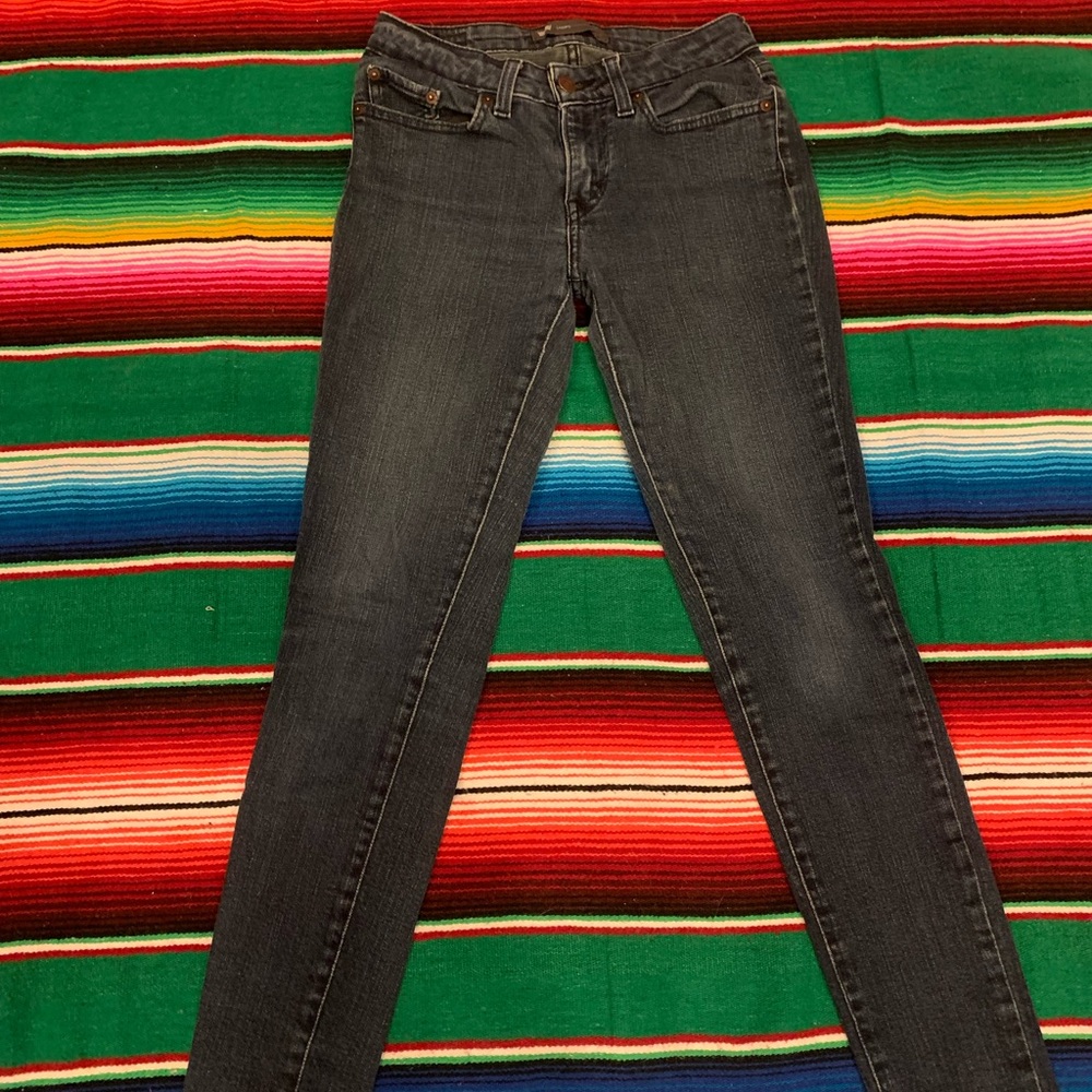Women’s dark wash Levi’s skinny jeans